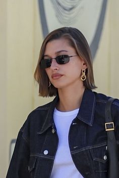 Hailey Bieber Hair 2023, Hailey Bob Hair, Hayley Bieber Short Hair, Hailey Short Hair, Hayley Bieber Hair Short, Haily Biber Haircuts, Bob Hair Aesthetic, Hailey Bieber Hair Short, Hayley Bieber Hair