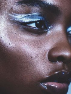 Ice Makeup, Catty Noir, Dark Skin Beauty, Winter Makeup, Ice Princess, No Eyeliner Makeup