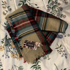 New With Tags Plaid Blanket Scarf Green Plaid Scarf, Plaid Scarf Shawl, Green Tartan Scarf, Scottish Plaid Winter Scarf, Luxury Plaid Wool Scarves, Plaid Blanket Scarf, Plaid Blanket, Blanket Scarf, Lady In Red