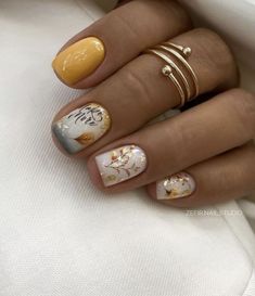 The Pinnacle of Elegance: Wedding Guest Nail Trends for 2024 Nail Polish Ideas Easy, Nail Glue Remover, Dot Nail Art Designs, Light Colored Nails, Colored Nail Tips, Dot Nail Art, Dots Nails, Get Nails, Elegant Nails