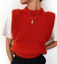 Funky Sweater Vest, How To Style Sleeveless Sweater, Knit Wear Outfit, V Neck Knit Vest, Knitted Vest Outfit, Vest Styling, Sweaters Vest, Knitted Outfits, Vest Knitting Pattern