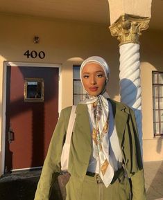 Vintage Hijab Style, Business Professional Dress, Elegant Outfit Classy, Head Scarf Styles, Hair Ponytail, Hijabi Outfits