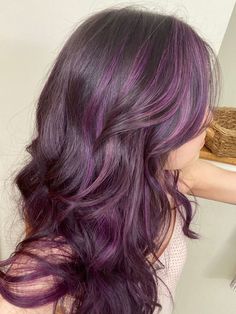 Isabella Valencia, Purple Hair Streaks, King Of Pride, Wine Hair, Pretty Hair Color, Hair Stylies