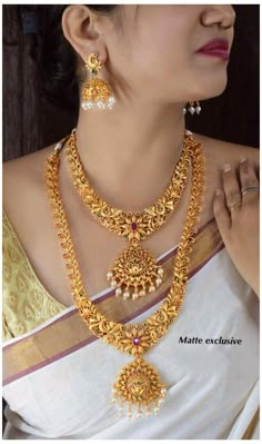 Matte Gold Necklace, Wedding Jewelry Sets Bridal Jewellery, Temple Jewelry Necklace, Gold Temple Jewellery, Antique Gold Jewelry Indian, Indian Bridal Jewelry Sets, Beautiful Gold Necklaces, Gold Jewelry Simple Necklace, Gold Bridal Jewellery