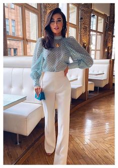 Light Blue Blouse Outfit, Blue Blouse Outfit, Brunch Outfits Fall, Brunch Outfit Winter, Brunch Outfit Spring, Summer Brunch Outfit, Light Blue Blouse, Chique Outfits, Winter Chic