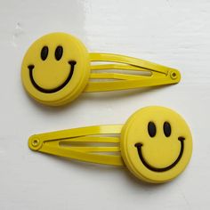 Handmade Hair Clips Smiley face emoji on a yellow snap clip Pack of 2 - They will come in an self adhesive poly bag Don't worry, be happy! Emoji Snap, Smiley Face Emoji, Handmade Hair Clips, Don't Worry Be Happy, Face Emoji, Handmade Hair Clip, Yellow Hair