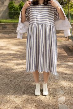 Loose Linen Dress Stripe Summer Midi Dress Oversized Washed - Etsy France Oversized Striped Summer Dresses, Striped Linen Dress For The Beach, Striped Linen Beach Dress, Oversized Striped Spring Dresses, Summer Striped Linen Dress, Casual Oversized Striped Dresses, Striped Linen Summer Dress, Casual Striped Linen Dress, Striped Linen Dress