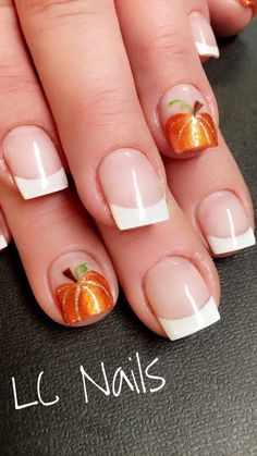 French Autumn Style Nails, Fall Nails Square Short French, French Tip Nails With Pumpkin, Holiday Nails Thanksgiving Fall, Fall French Tip Acrylic Nails, Simple Thanksgiving Nail Designs, Pumpkin French Tip Nails, Thanksgiving French Tip Nails, Fall Inspired Nails Short