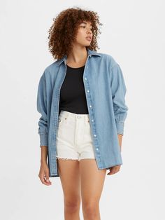 Quinn Oversized Button Up Shirt - | Levi's® US Jean Button Up Shirt Outfit, Shorts And Button Up Shirt, Chambray Shirt Outfits, Oversized Outfits, Oversized Button Up Shirt, Jean Button Up Shirt, Oversized Outfit, Shirt Blouses Tops, Jeans Button