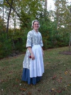 Custom Order  18th Century HandSewn Cotton by FashionableFrolick 1600s Dress, 18th Century Working Woman, Frontier Woman, Colonial Dresses, Colonial Fashion, Colonial Clothing, Pioneer Clothing, Colonial Garden, Farm Fashion