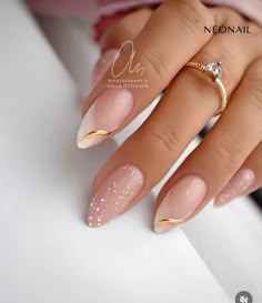 Point Nails Design, Over The Top Nail Designs, Elegant Nails Gold, Gala Nail Ideas, Gold Rose Nails, Nude And Rose Gold Nails, Nails With Rose Gold, Nail Art Rose, Nails Rose Gold