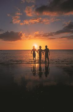 Kids play at sunset on the beach in Mauritius. Come in family for peaceful holidays in Mauritius #Travel #Family Beach Pictures Kids, Mauritius Travel, Building Sand, Beach Photo Ideas, Sunset On The Beach, Artsy Photography, Beach Pictures Friends, Family Beach Pictures, Silhouette Photography