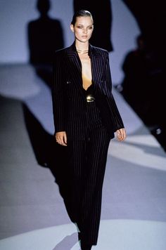 Runway Fashion Vintage, Nineties Fashion, Black Mood, Moss Fashion, Gucci Runway, Tom Ford Gucci, Mood Aesthetic, 90s Runway Fashion