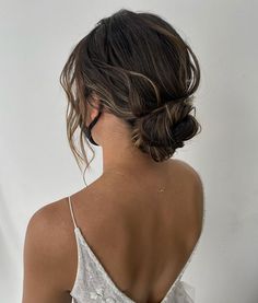 Updo Strapless Dress Wedding, Strapless Dress Updo, Low Wavy Bun Wedding Hairstyles, Low Bun With Texture, Tousled Low Bun Wedding, Wavy Low Bun Wedding, Wavy Low Bun, Backless Dress Hairstyles, Loose Low Bun