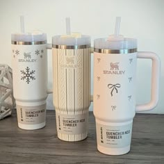 Our Holiday designs are here! This 30oz Stanley Quencher Tumbler Collection features a cozy Cream color sweater design to match your favorite winter outfits, a Rose quartz color bow design, and a Frost color Snowflake Design. These tumblers are the perfect winter accessory whether you are looking for a pink Rose Quartz bow to match your coquette aesthetic, a cozy Cream sweater design to be an extension of your favorite winter sweater, or whether you are trying to manifest a White, snowy Christma Stanley Design, Birthday Gifts List, Makeup Color Palette, Aesthetic Stanley, Stanley Ideas, Wishlist Preppy, Cow Print Stuff, Preppy Items, Christmas Water Bottle