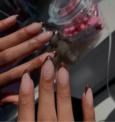 Almond Nails Brown Tip, Chocolate French Nails, Nails 2023 Trends Brown, Nails Inspo Dark Skin, Almond Nails Brown French Tip, Brown French Nails Almond, Almond Nails On Brown Skin, Almond Nails Designs Black Women, Brown Tip Almond Nails