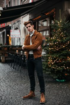 Men's Chelsea Boots Outfit, Mens Boots With Jeans, Lawyer Outfit Men, Mens Chelsea Boots Outfit, Mens Chelsea Boots, Best Winter Jackets, Chelsea Boots Men Outfit, Chelsea Boots Outfit, Boots Men Outfit