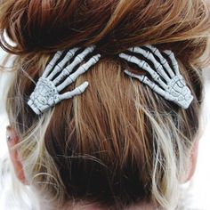 Cindy Lou Who Hair, Cindy Lou Who Costume, Party Hairstyles For Long Hair, Easy Party Hairstyles, Red Hair Clips, Skeleton Costume, Halloween Costume Accessories, Claw Hair Clips, Winter Hair Color