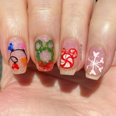 Disneyland Nails Christmas, Disney Holiday Nails Christmas, Fun Disney Nails, Winter Disney Nails, Disney Winter Nails