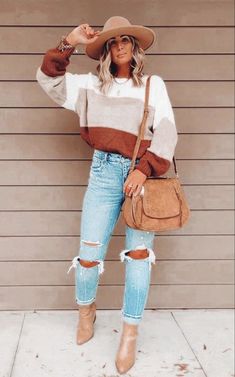 Fashion In Your 30s, Lightwash Jean, Jean Outfit, Warm Taupe, Colorblock Sweater, Knit Style, Outfit Fall, Cute Fall Outfits, Color Block Sweater