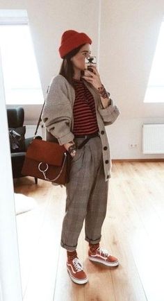 Autumn Fashion 2023 Women, Vintage Winter Outfits Women, Casual Street Style 2020, Men’s Edgy Outfits, Vintage Ootd Inspiration, Academia Spring Outfit, Androgynous Winter Outfits, Androgynous Fall Outfits, Retro Looks Women Outfits