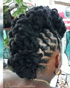 Mon coup de coeur😍😍😎 #oryginalsunshine #971 #gwada #fwi #love #hairlove #coiffure #naturalbeauty #protectivestyles #hairstylist #hairstyles… Loc Hawk, Loc Updo Styles, Locs Hair Styles, Hairstyles For Locs, Black Natural Hair Care