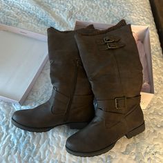 Brown Boots W Sweater At Top. Side Zipper For Easy On/Off. New Never Worn. Fold Over Boots, Dark Brown Boots, Just Fab Shoes, Justfab Shoes, Shoe Inspiration, Shoes Brown, Cute Fits, Fold Over, Brown Boots