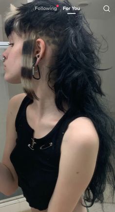 Long Black Hair With Undercut, Mohawk Undercut Women, Half Black Half Platinum Hair, Short At Front Long At Back Hair, Goth Dyed Hair Ideas, Punk Curly Haircut, Fluffy Mullet Shaved Sides, Long Mohawk Mullet, Side Shaved Mullet Women