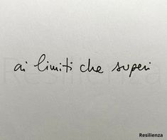 the words are written in cursive writing on a piece of paper that says,'la limitis clue supei '