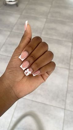 Medium Nail Inspiration, First Day Of School Nails Highschool, Back To School Nails With Charms, Nail Ideas Back To School 6th Grade, Pink Bow French Tip Nails, Cute Christmas Nails For Teens, Back To School Nails 8th Grade, Medium Length Nails Simple, Back To School Nails Acrylic 7th Grade