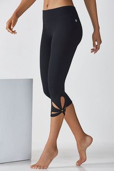 Women's Yoga Clothes | Fitness Apparel | Gym Clothes Shop @ FitnessApparelExpress.com Black Workout Leggings, Womens Yoga Clothes, Kundalini Yoga, Workout Outfit, Athletic Apparel