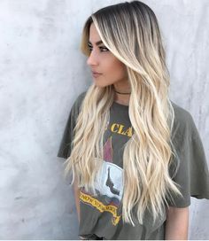 Blonde Hair With Roots Grown Out, Dark Roots Blonde Hair Balayage Long, Brown Roots With Blonde Hair, Double Hairstyles, Blonde Balayage Long Hair, Blonde And Brown Highlights, Blonde Hair Dark Roots, Dark Blonde Ombre, Blonde Hair With Dark Roots