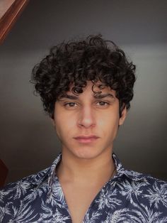 How the hell can I get this hair Men Shoulder Length Hair Curly, Curly Long Hairstyles Man, 3b Curly Hairstyles Men Medium, Hairstyles Men Medium, Curly Mens Hair, Men’s Shoulder Length Curly Hair, Mens 3b Curly Hair, Smart Curly Hairstyles Men, Boys Curly Haircuts