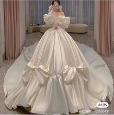 Wedding Dress Aesthetic Princess, Fancy Ball Gowns, Baju Kahwin, Big Dresses, Asian Wedding Dress, Pretty Quinceanera Dresses, Sparkle Wedding Dress, Gowns Dresses Elegant, Pretty Wedding Dresses