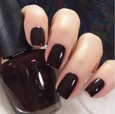 A rich and decadent red, this burgundy nail polish radiates energy and seduction. By:@nailsonthames Oxblood Nails, Burgundy Nail Polish, Opi Nail Polish Colors, Opi Gel Nails, Opi Nail Colors, Wine Nails, Nail Colors Winter, Burgundy Nails, Opi Nail Polish