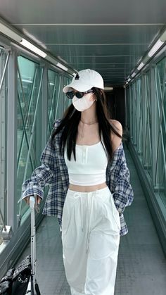 Fit Ideas Casual, Korean Fashion Dance Practice, Cute Kpop Outfits Korean Style, Korean Fashion For Summer, Korean Casual Fashion Women, Airport Fits Korean, Casual Summer Korean Outfits, Airport Outfit Summer Aesthetic, Casual Korean Outfits For Women