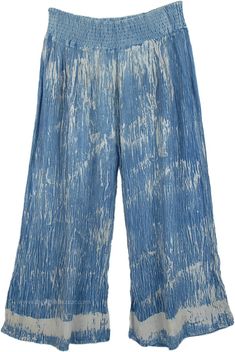 Boho Wide Leg Pastel Ocean Tie Dye Pants - A wide-legged pair of simple blue pants perfect for the beach and summer time fun. These breezy wide-leg pants can be worn anywhere: from the beach, to your next yoga class, or on a girl's day out. This pair blue and silver grey pants with vertical strips will keep you cool and comfortable on your errands, while adding a bit of ethnic and fun to your everyday style. They are made of 100% rayon and have a flexible, high elastic waist, making them easy, b Harem Pants Outfit, Bridesmaids Outfits, Vintage Harem Pants, Pastel Ocean, Grunge Fits, Dye Pants, Tie Dye Hippie, Tie Dye Pants, Dream Fashion