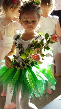 Spring Costume Kids, Sofia Costume, Costume Fleur, Spring Costume, Tree Costume, Jungle Thema, Fairy Halloween Costumes, Flower Costume, Rabbit Costume