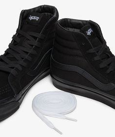 Founded in California, OTW by Vans is a brand that blends style and innovation in its designs to create iconic sneakers that stand the test of time.Introducing the LX SK8-Hi Reissue 38 in black from the Vans Sk8-Hi collection for Fall Winter 2024. Known for its classic retro style and superior comfort, these Zapatillas Clásicas y Retro are a must-have for sneaker enthusiasts.Conquer the streets in style with the LX SK8-Hi Reissue 38 from OTW by Vans, only at SVD. Estilo Vans, Vans Sk8 Mid, Iconic Sneakers, Retro Silhouette, Retro Trainers, Skate Culture, Vans Vault, Style Vans, Adidas Samba Og