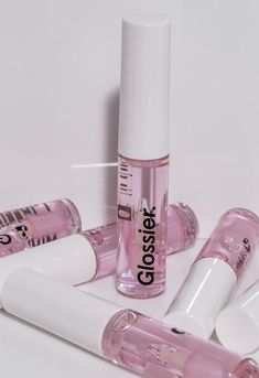 ✰ pinterest: mariebcm1   ✰ Nyx Glitter, Business Makeup, Winter Lip Color, Koleksi Makeup, Glossier Lip Gloss, Best Lip Gloss, Lip Gloss Collection, Lip Gloss Colors, Best Serum