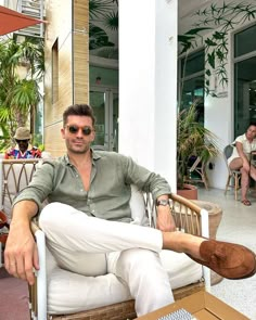 Tuscany Men Outfit, Mens Summer Style Classy, Mens Old Money Aesthetic, Men’s Spring Outfit, Old Money Mens Outfits Summer, Men Fashion Summer 2024, Beach Cocktail Attire Men, Men’s Old Money Style Summer, Men Summer Outfit Aesthetic Old Money