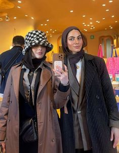 Fashion Besties, Hijab Fits, Modest Winter Outfits, Hijab Dress Party, Stile Hijab, Street Hijab Fashion, Muslim Fashion Hijab Outfits, Hijabi Fashion Casual