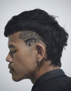 Mullet Undercut, Edgy Mullet, Mullet Cut, Men's Makeup, Modern Mullet Haircut, Mullet Haircuts, Popular Mens Hairstyles, Hair Clay