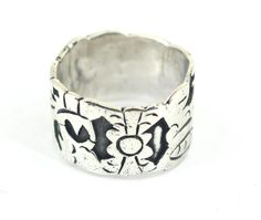 Vintage Mexico Water Wave Ornament Band Ring 925 Sterling Silver RG 4592   Condition: Vintage Metal:  925 Sterling Silver Weight: 11.1 grams Size: 10.5 in  Width : 15.35 mm  Images you see are actual pictures of jewelry you will receive Every purchase comes thoughtfully packaged and ships within 1 business day New York State buyer will be charged sales tax Feel free to contact us with any questions. We are open Mon-Fri 9-5 EST We appreciate your business Vintage Silver Skull Ring, Vintage Silver Nickel-free Skull Ring, Vintage Hallmarked Silver Skull Ring, Wave Ring Silver, Silver Brutalist Hand-cast Rings, Water Waves, Vintage Metal, New Day, Favorite Things Gift