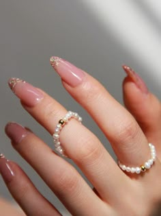 Pearl Layering, Nude Nail Designs, Bright Nails, Earring Posts, Ring Minimalist, Glitter Nail Art, Summer Nail, Stackable Ring