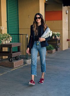 Burgundy New Balance Outfit, Red Sneaker Outfits Women, Outfits With Red Shoes Sneakers, Red Sneakers Outfit, Burgundy Shoes Outfit, Sneaker Outfit Fall, Fall 2016 Outfits, Burgundy Sneakers