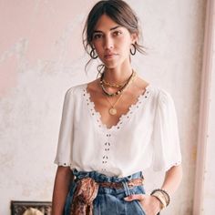 Reposhing This Item I Purchased From @Mariec355. Loved It, But Ready To Rotate For Something New. Questions? Leave A Comment Below! Sezane Blouse, Mummy Fashion, Bohemian Schick, Rok Outfit, Look Boho Chic, Estilo Hippy, Mode Hippie, Women Embroidery, Female Shorts