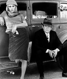 Bonnie e Clyde (1967) - Faye Dunaway e Warren Beatty Bonnie And Clyde Halloween, Celebrity Couple Costumes, Cool Couple Halloween Costumes, Halloween Parejas, Halloween Coustumes, Couples Halloween Outfits