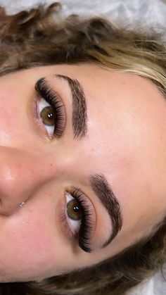 Long Cateye Eyelashes Extensions, Short Hybrid Cat Eye Lash Extensions, Cateye Hybrid Lash Extensions, Short Full Cat Eye Lash Extensions, Full Hybrid Lash Extensions Cat Eye, Fluffy Cat Eye Hybrid Lash Extensions, Light Cat Eye Lash Extensions