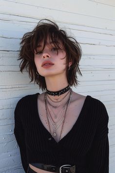 Update your look with these 18 chic shaggy pixie bobs. Each style is on-trend, ensuring you stay fashionable throughout the year. Short Witchy Haircuts, Grunge Haircuts Short, Short Alternative Hair, Shaggy Pixie, Trendy Short Hairstyles, Haircut Tip, Trendy Bob Hairstyles, Flattering Hairstyles